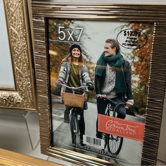 THE FRAME FACTORY GIFT SET - Picture 3 of 11